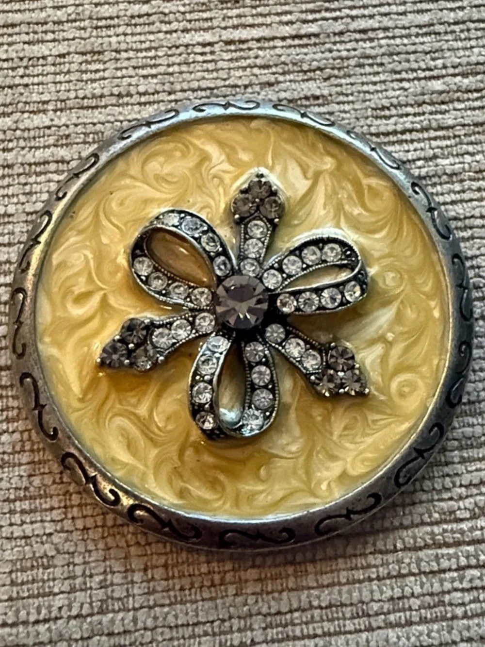 Vintage Style Round Floral Mirror with Rhinestones - Yellow & Silver